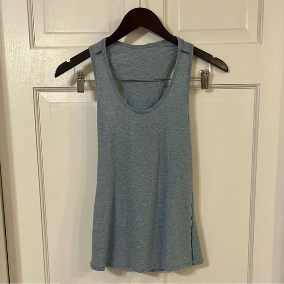 Lululemon Superb Tank Heathered Blue Denim Sleeveless Top. Activewear, Movement - Picture 3 of 7